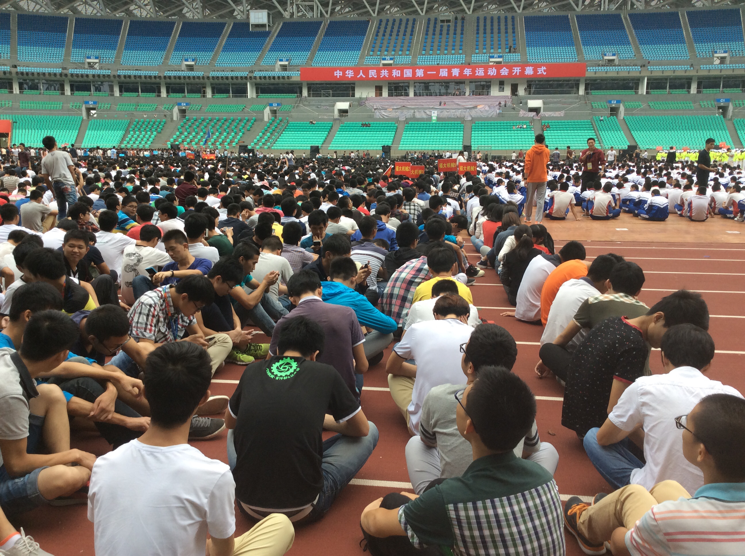 太阳集团tcy8722青运会开幕式表演排练 (3)